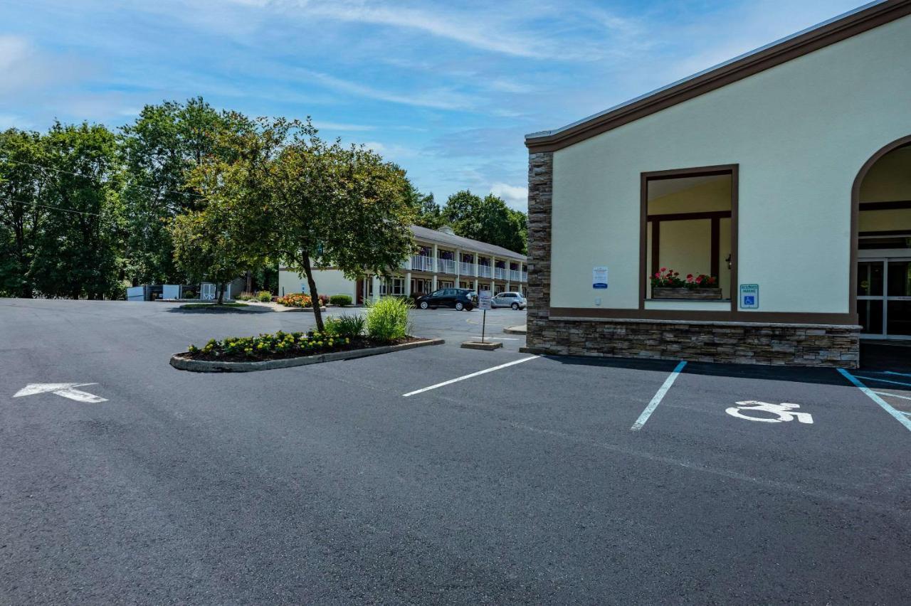 Rodeway Inn ポキプシー エクステリア 写真